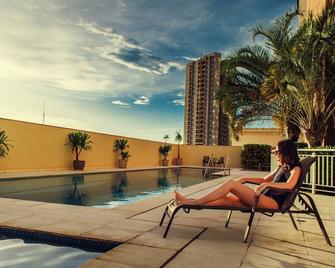 Delmond Hotel - Cuiabá - Piscina