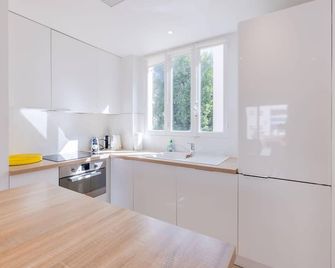 2Br 3 min from the center & the Croisette - Cannes - Keittiö