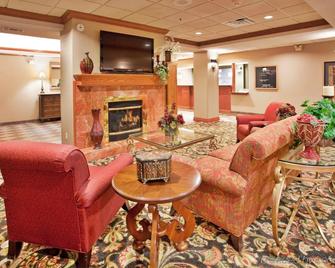 Holiday Inn Express & Suites Columbus - Columbus - Lobby