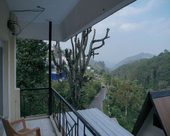 Syntilla Silver Cascade Inn - Near Silver Cascade Falls, Kodaikanal, Budget & Family Stay - Kodaikanal - Balkon