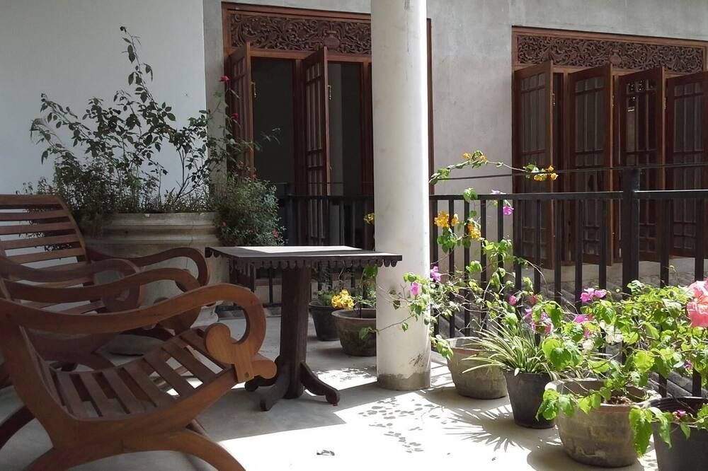 Srimalis Residence - אונוואטונה - פטיו