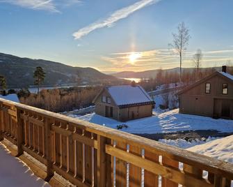 Vacation home near Norefjell ski, golf course and Lake Noresund. Super view! - Noresund - Balcony
