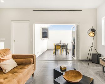 Modern 3-bed Apartment in Papaya Resort Curacao - Grote Berg