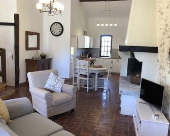 Montcabirol Is Set In A Little Piece Of Paradise Within Its Very Own Hamlet - Mirepoix - Living room