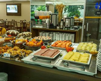 Hotel Dan Inn Express Porto Alegre by Nacional Inn - Porto Alegre - Buffet