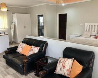 1 bed apartment in Mount Pleasant Heights - 2013 - Harare - Living room