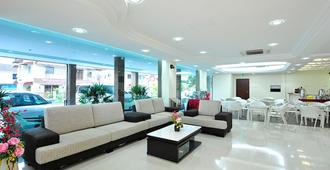 Hallmark View Hotel - Melaka - Lobi