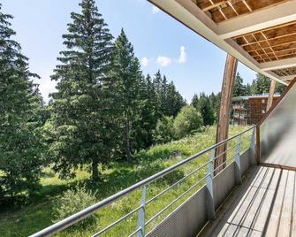Alpine Apartment with Terrace - Chamrousse - Balkón