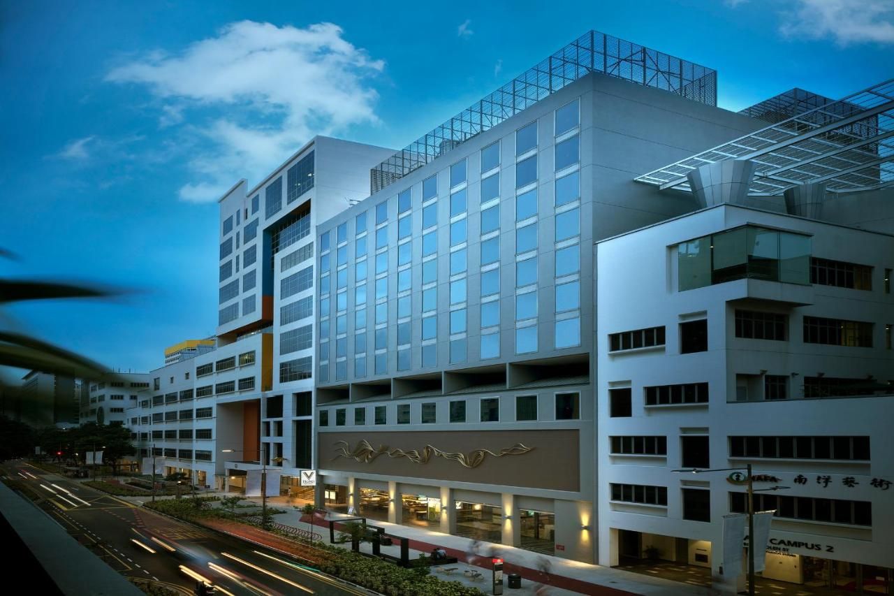 V Hotel Bencoolen thumbnail 2