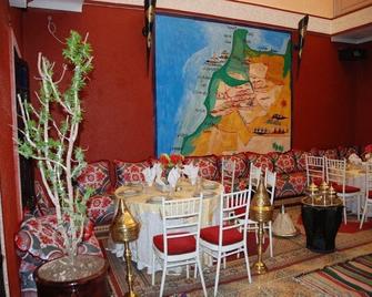 Kasbah Red Castel Hostel - מרקש - מסעדה