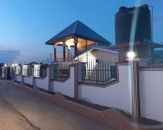 Maxjen Haven Guest House - Kasoa - Edificio