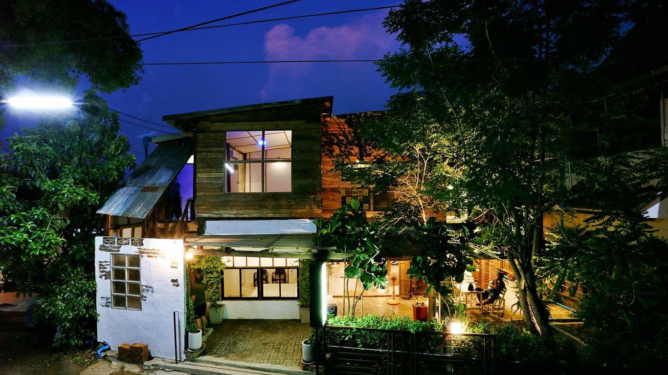 Mae Nam Khiang Sook Poshtel & Craft Home @Chiangkhan