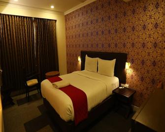 Dfront Golden Palace - Nāmakkal - Bedroom