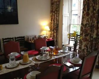 East Pallant Bed And Breakfast, Located - Chichester - Comedor