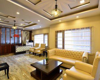 Hotel Ambika Residency - Manali - Lounge