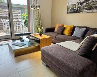 Käptn Brass Villa 1 App 2 Wiesenweg - Ostseebad Dierhagen - Obývací pokoj