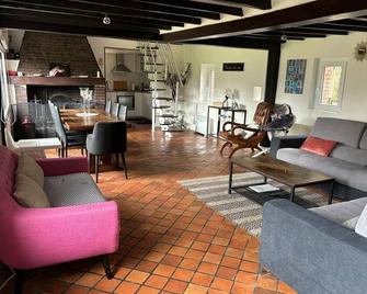 Magnifique Maison Avec Pisicne a 40 mn de la mer - Livarot-Pays-d'Auge - Living room