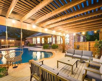 Pool house with hot tub and cinema - Corinth - Pool