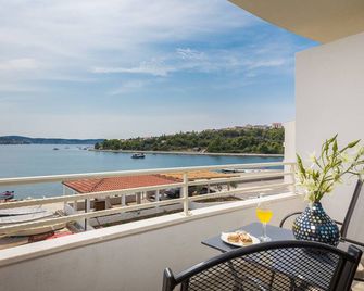 Hotel Perla - Rogoznica - Balcón