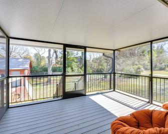 4 Mi to Lake Hartwell: Welcoming Family Home - Hartwell - Balcón