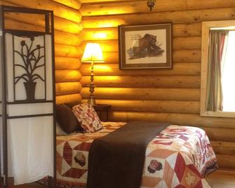 Family Size Modern Log Vacation Cabin, (one pet allowed, 30 pound max) - Superior - Habitación