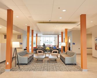 Gundersen Hotel & Suites - La Crosse