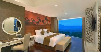 Platinum Adisucipto Hotel & Conference Center - Yogyakarta - Sypialnia