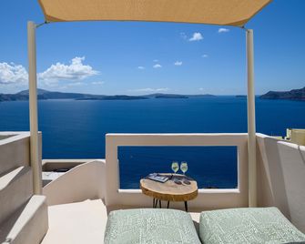 Gaia Suites - Oia - Balcony