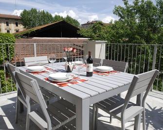 Yourhomeinlucca La Terrazza - Lucca - Varanda
