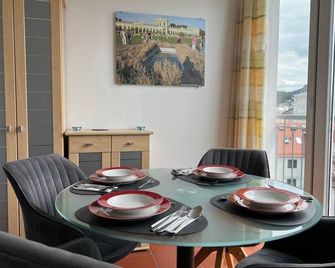 Ferienwohnung Kronegarten - Gmunden - Eetruimte