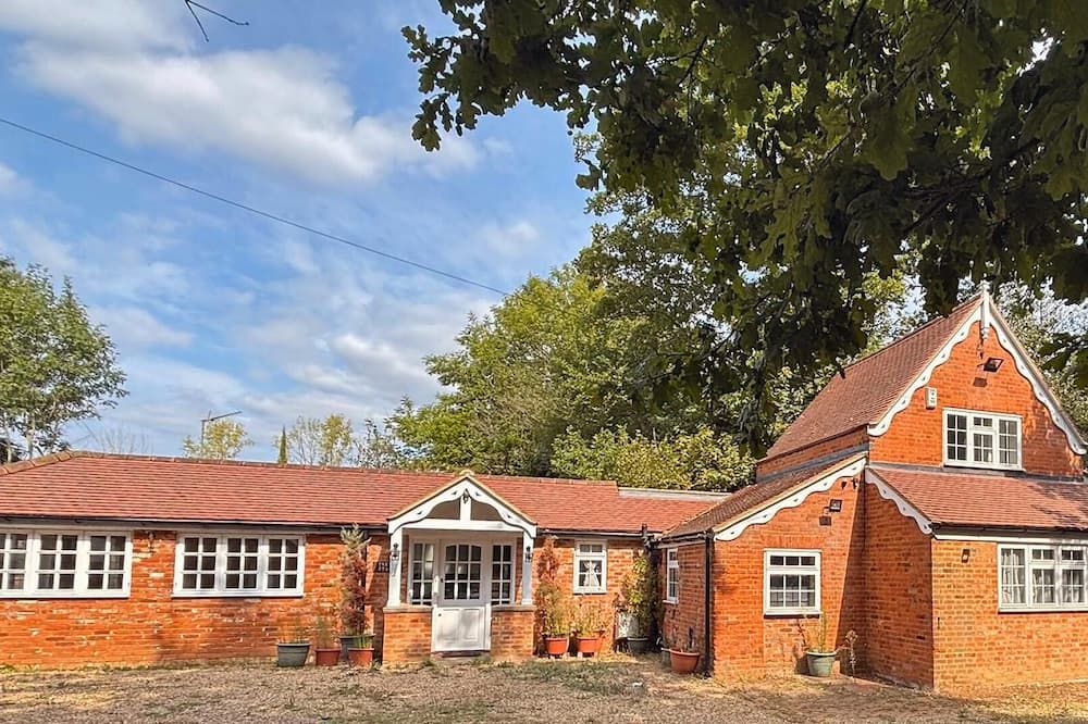 The Crown Inn at Burnham Beeches - Farnham Royal - Byggnad