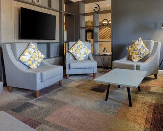 Holiday Inn Mansfield - Alfreton by IHG - Alfreton - Лаунж