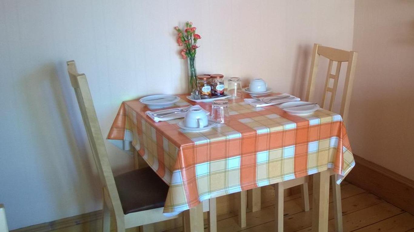 Rossmount Guest House