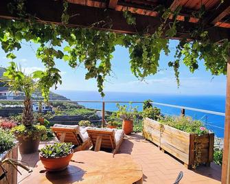Les Terrasses Suites - Estreito da Calheta - Balcony