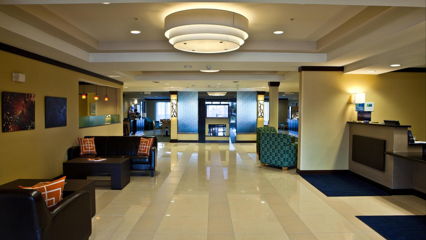 Holiday Inn Express & Suites Lansing-Dimondale