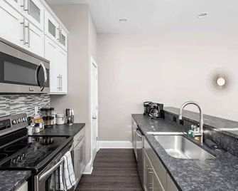 Urban Luxury in Fountain Square - Walk to Fun - Family Friendly - Indianápolis - Cocina