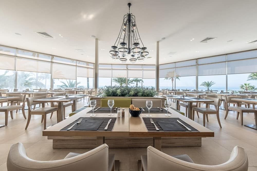 فندق إستيفل توريكويبرادا - بينالمادينا - مطعم