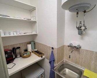 Einzimmerwohnung Im Grünen/Innsbruck/2 Pax - Innsbruck - Küche