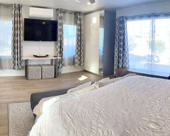 Stunning Ocean Beach Gem - has everything! - San Diego - Bedroom