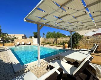 Villa B&b Antiche Macine Del Salento - Salve - Basen