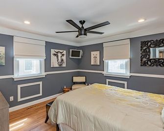 Adorable 2BR 2Bath home 3 blocks from the beach in the heart of Margate, NJ - Margate City - Bedroom