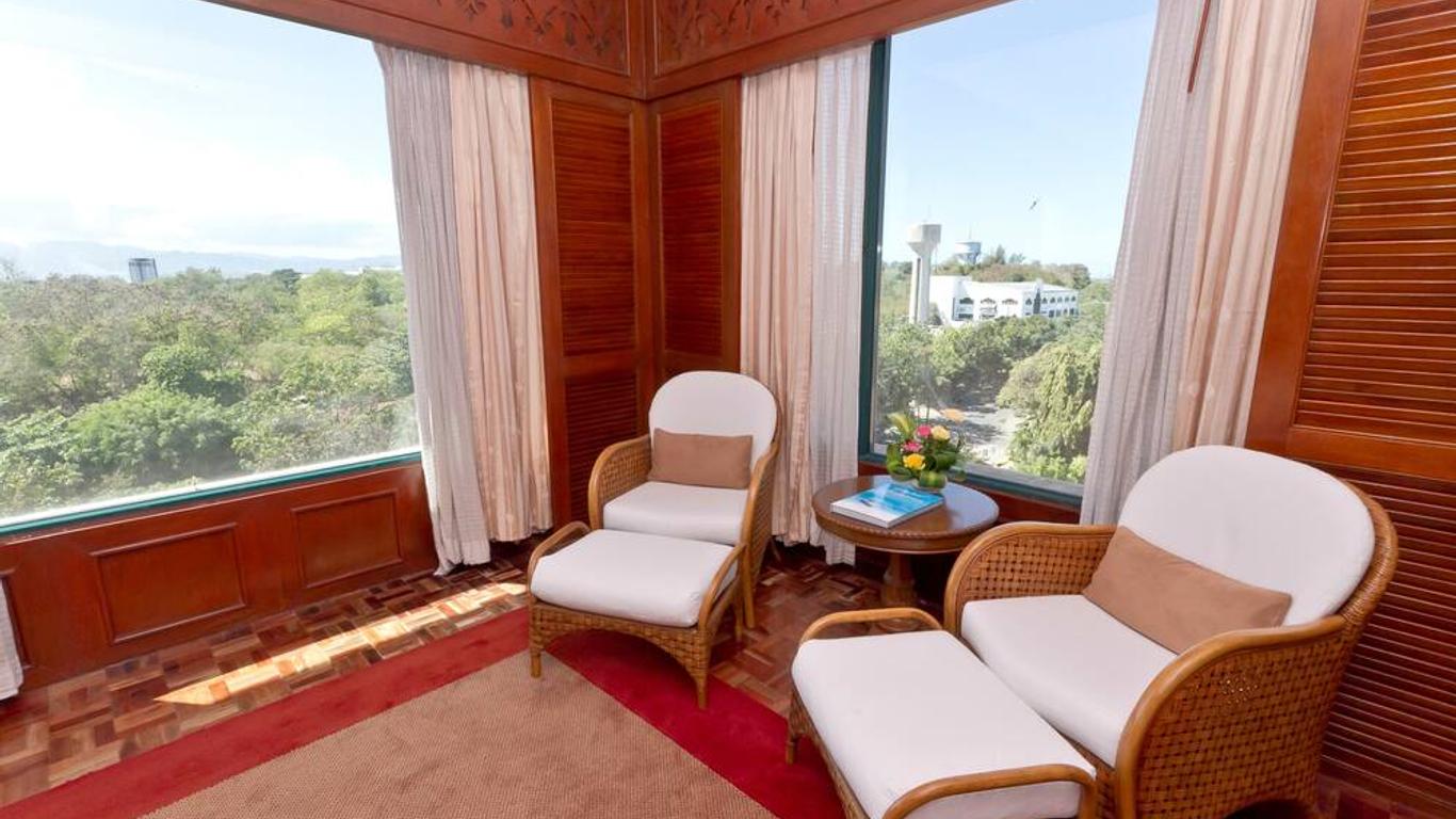 Waterfront Airport Hotel And Casino