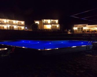 Hotel Theasis - Marathias - Piscina