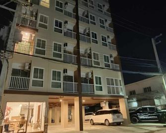 Snow House Buriram - Buriram - Gebäude