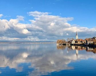 Ferienwohnung direkt am Bodensee / Untersee nahe Konstanz - Berlingen - Vista del exterior