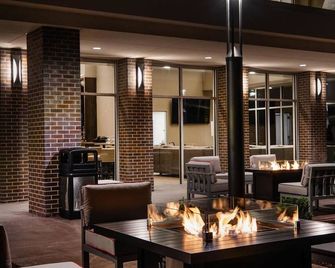 StoneHill Lawrence, Trademark Collection by Wyndham - Lawrence - Restaurant