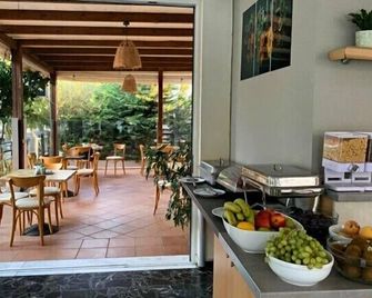 City Plus Rhodes Hotel - Rodas