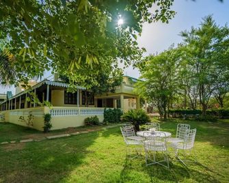 Karnavati Retreat Resort - Panna - Patio