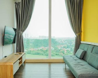 Highest Value 1br Apartment At Tree Park Bsd - 當格浪 - 客廳