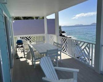 Spectacularly located beach front Spring Tide @ The Tides at Little Apple Bay - Road Town - Balcon